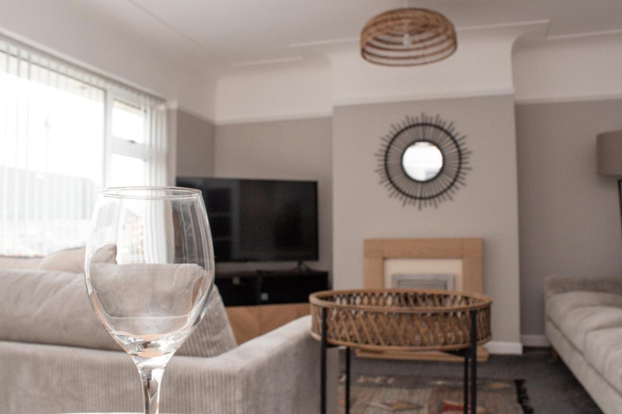 Cosy 3Bed Bungalow In West Kirby, Free Parking Frankby Ngoại thất bức ảnh