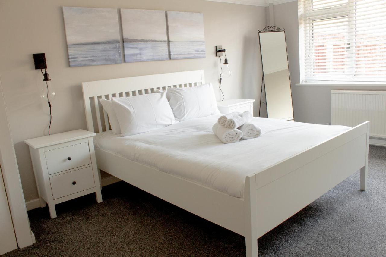 Cosy 3Bed Bungalow In West Kirby, Free Parking Frankby Ngoại thất bức ảnh