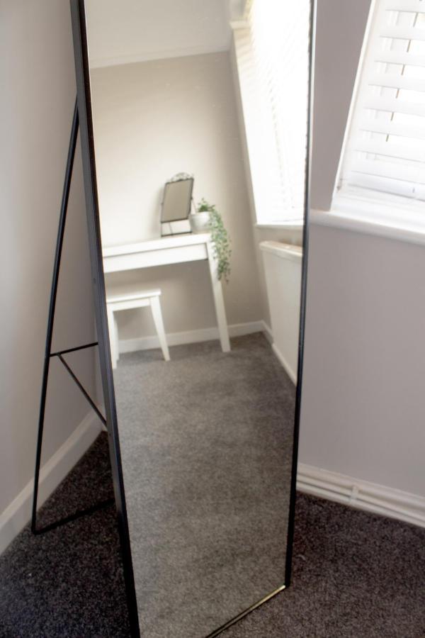 Cosy 3Bed Bungalow In West Kirby, Free Parking Frankby Ngoại thất bức ảnh